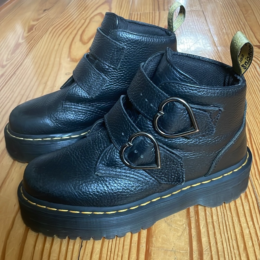Dr Martens Devon Heart platform ankle boot in black leather 8 90s chunky boots